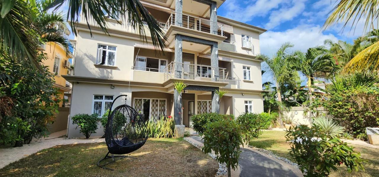 Number 7, 2Nd Floor, Pebble Bay Apartments With Garden View 格兰贝伊 外观 照片