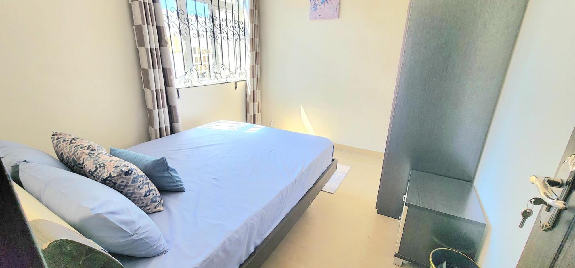 Number 7, 2Nd Floor, Pebble Bay Apartments With Garden View 格兰贝伊 外观 照片