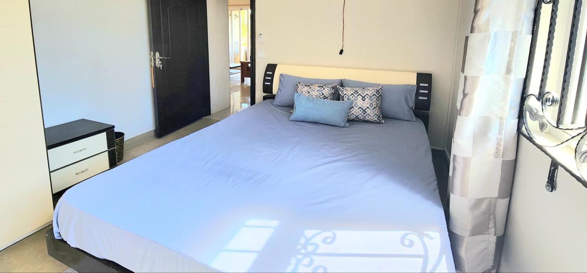 Number 7, 2Nd Floor, Pebble Bay Apartments With Garden View 格兰贝伊 外观 照片